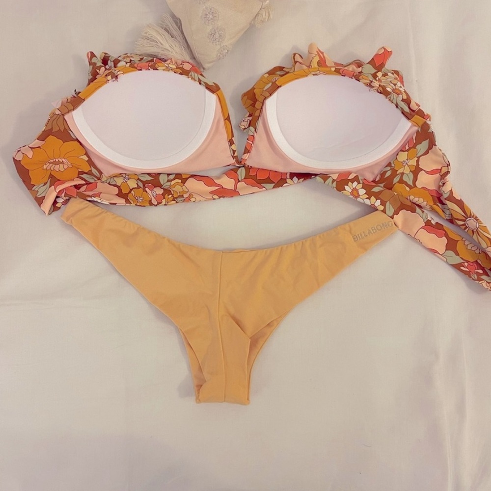 Billabong bikini BOTTOMS ONLY - Yellow cheeky
